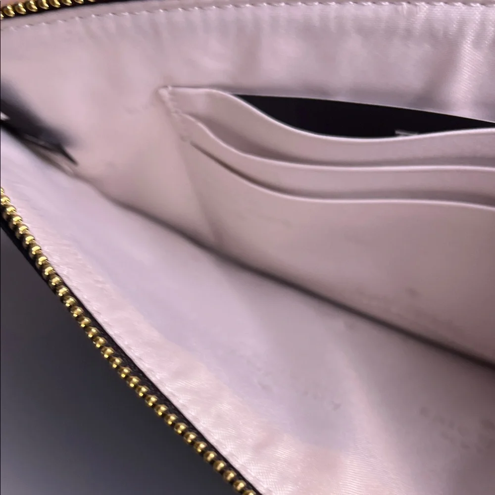 NWT Kate Spade Lucy Colorblock Embossed Ivory and Black Wristlet MSRP $149.00 - Picture 4 of 14